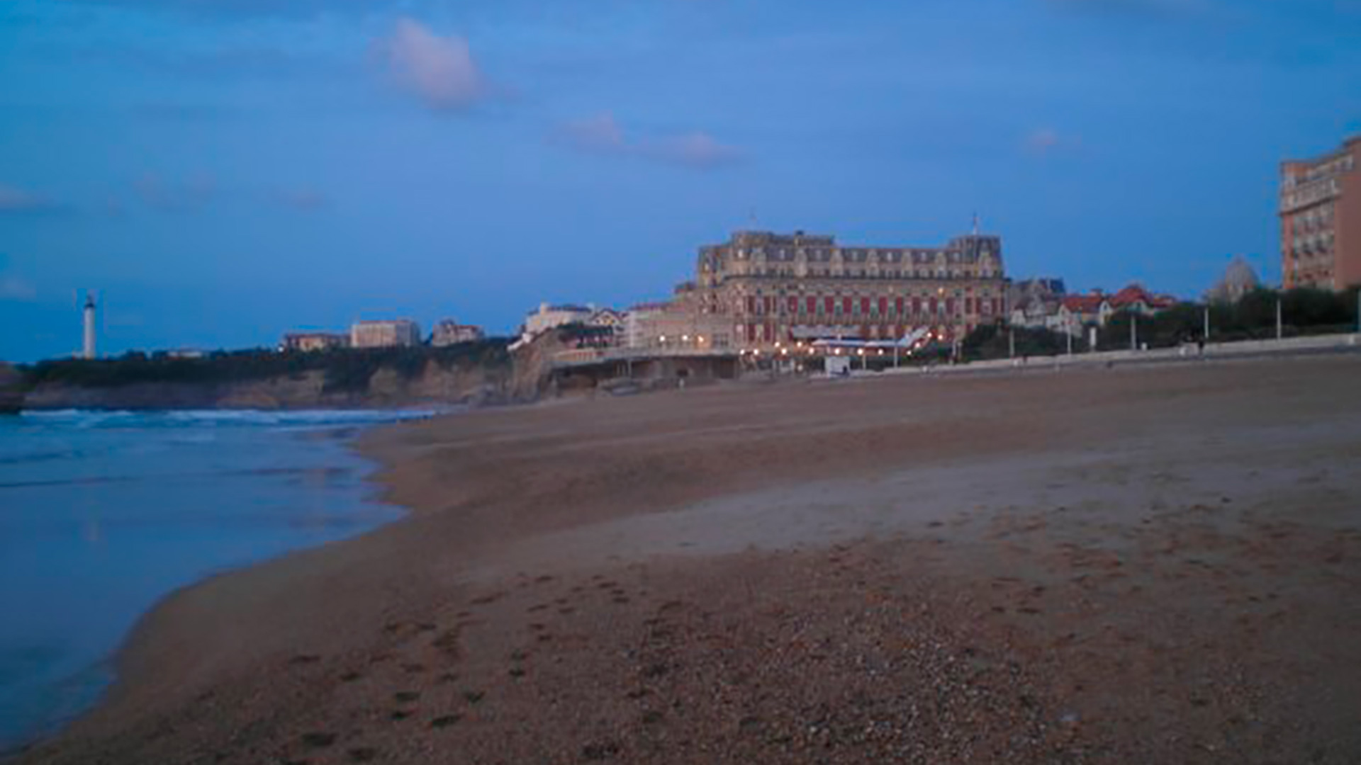 Una postal de Biarritz que podría confundirse con Mar del Plata, la Biarritz de América Latina (Foto Gabriela Cicero)