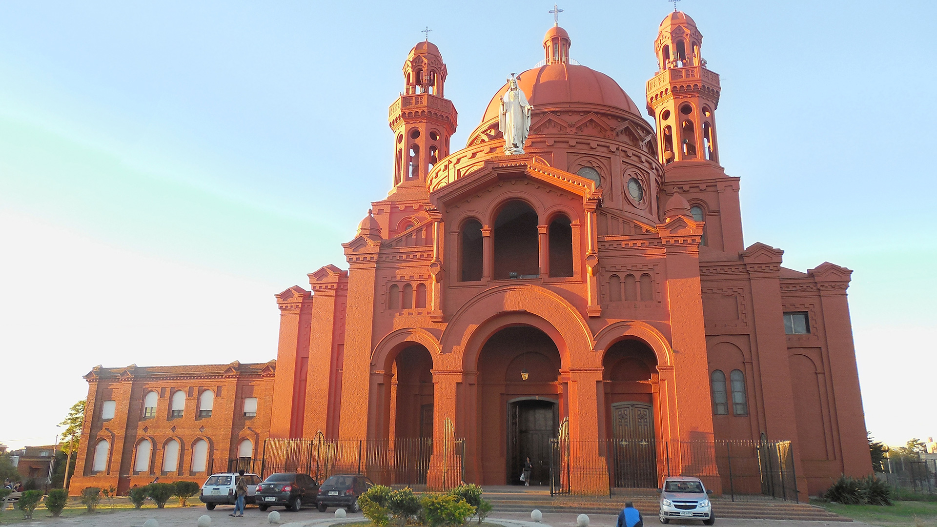 Santuario Nacional del Sagrado Corazón de Jesús ubicado en el barrio "Cerrito de la Victoria" en Montevideo