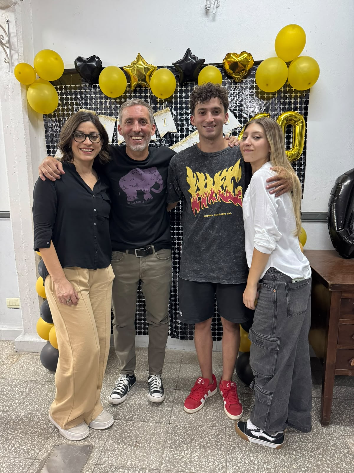 "Hay mucho prejuicio sobre los pastores": la historia de Emanuel, el pastor que hace stand up y transformó el dolor en servicio