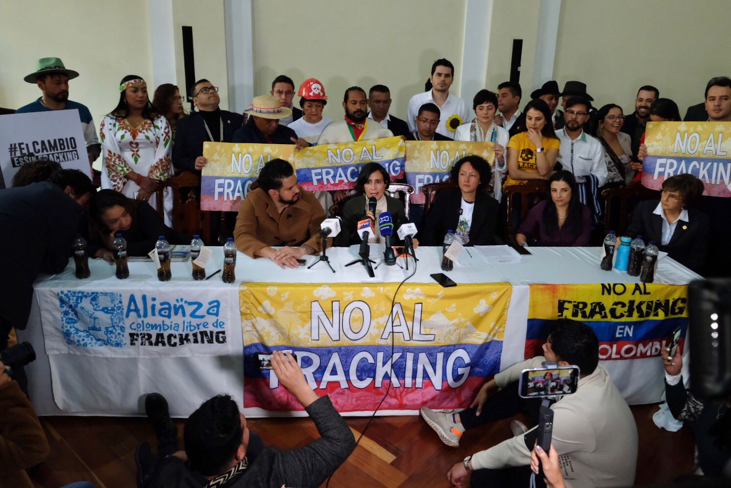 Inti Asprilla e Isabel Zuleta no podrían votar en el proyecto para eliminar el fracking en Colombia