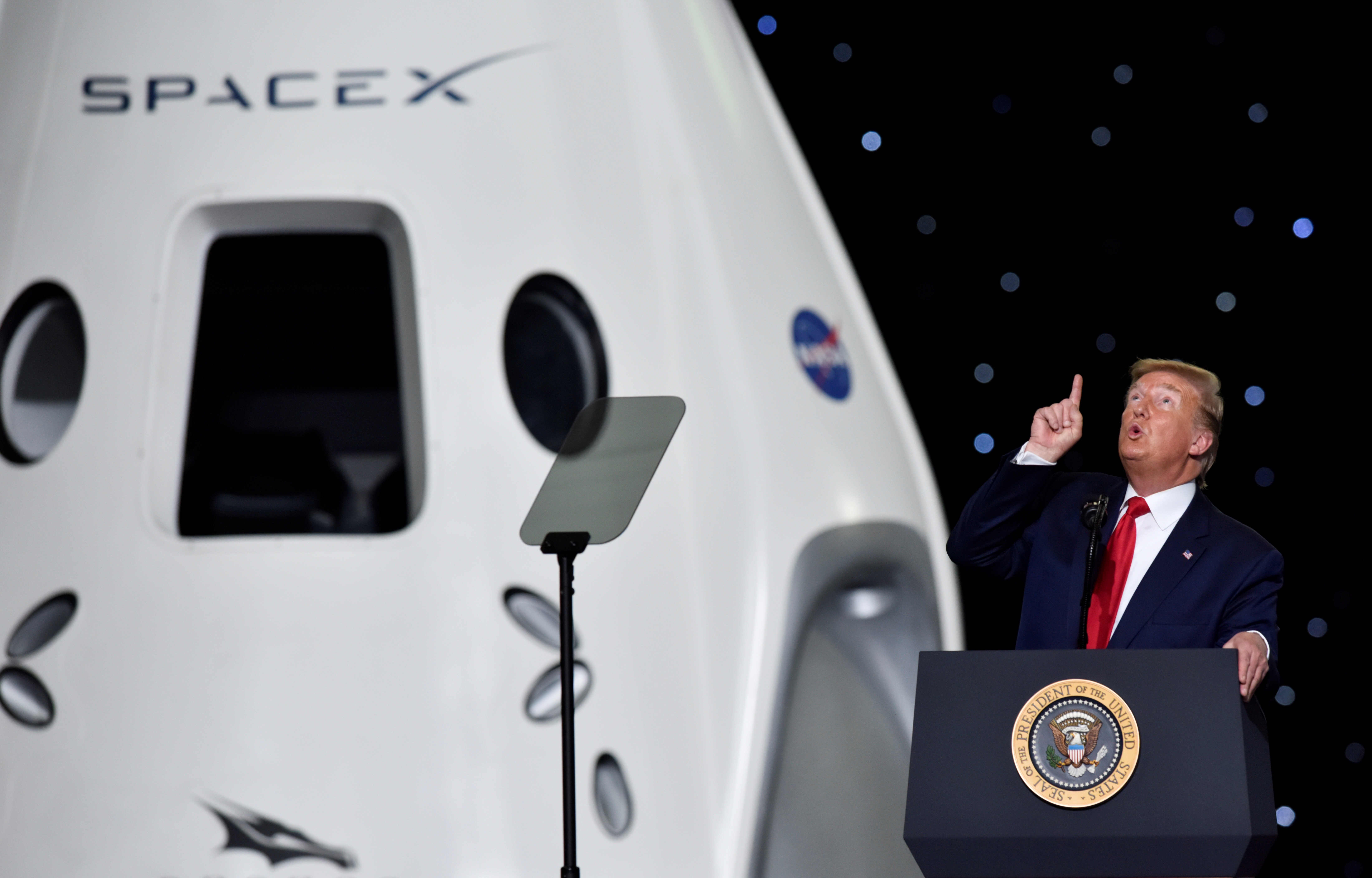 Trump pometió que este es solo el comienzo y prometió que los EEUU regresarán a la Luna