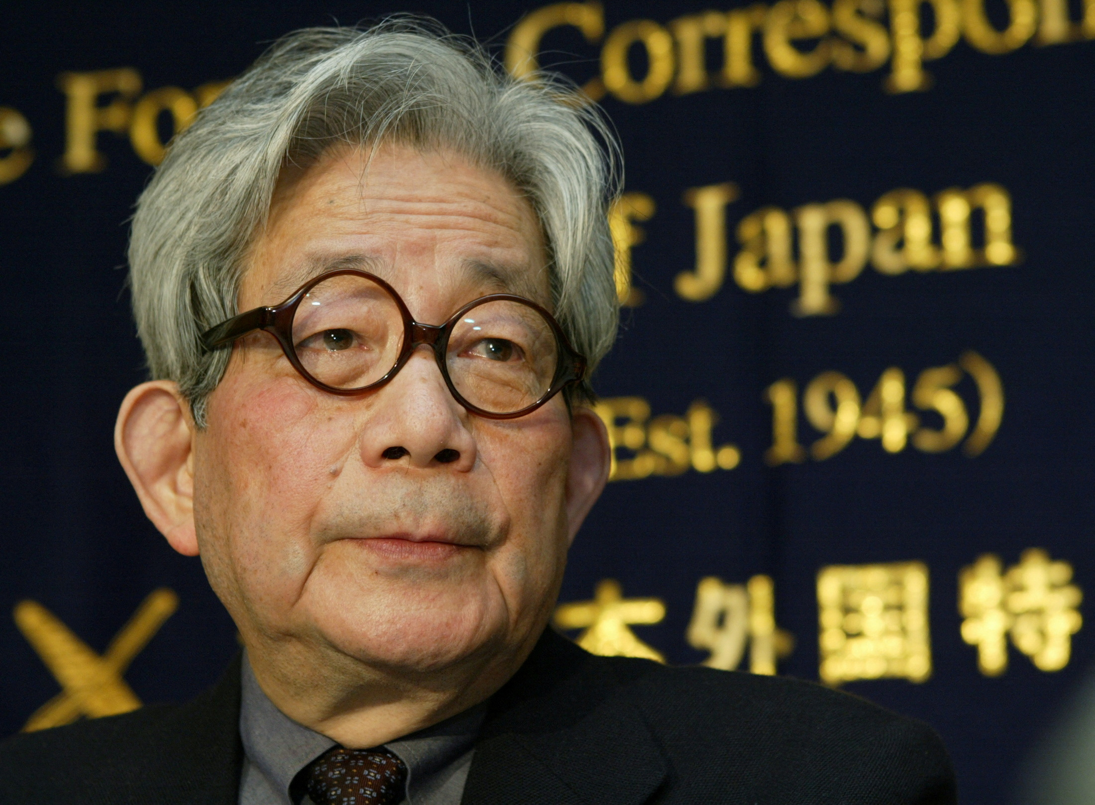 Murió a los 88 años el Premio Nobel de Literatura japonés Kenzaburo Oe. (REUTERS/Issei Kato)