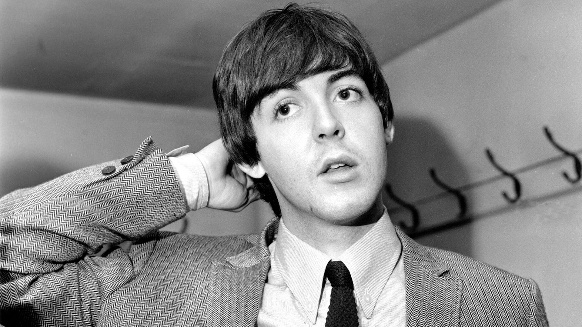 Paul McCartney aseguró que John viajó con Brian para "impresionarlo"
 Photo by Richard Mitchell/Shutterstock (263103ap)
