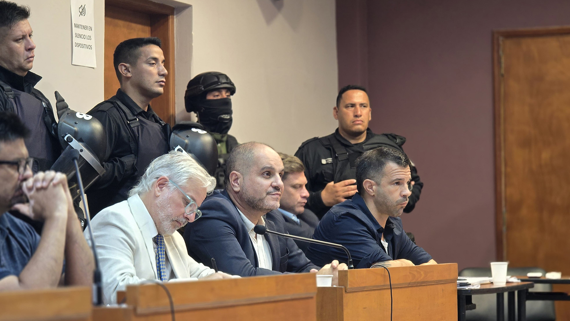 Jornada financiera: las acciones y los bonos retomaron las pérdidas y el riesgo país superó los 550 puntos