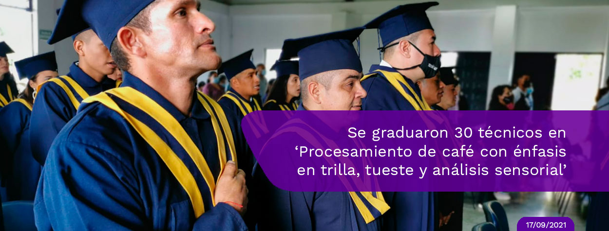 Excombatientes y comunidad aprenden a seleccionar, tostar y catar café