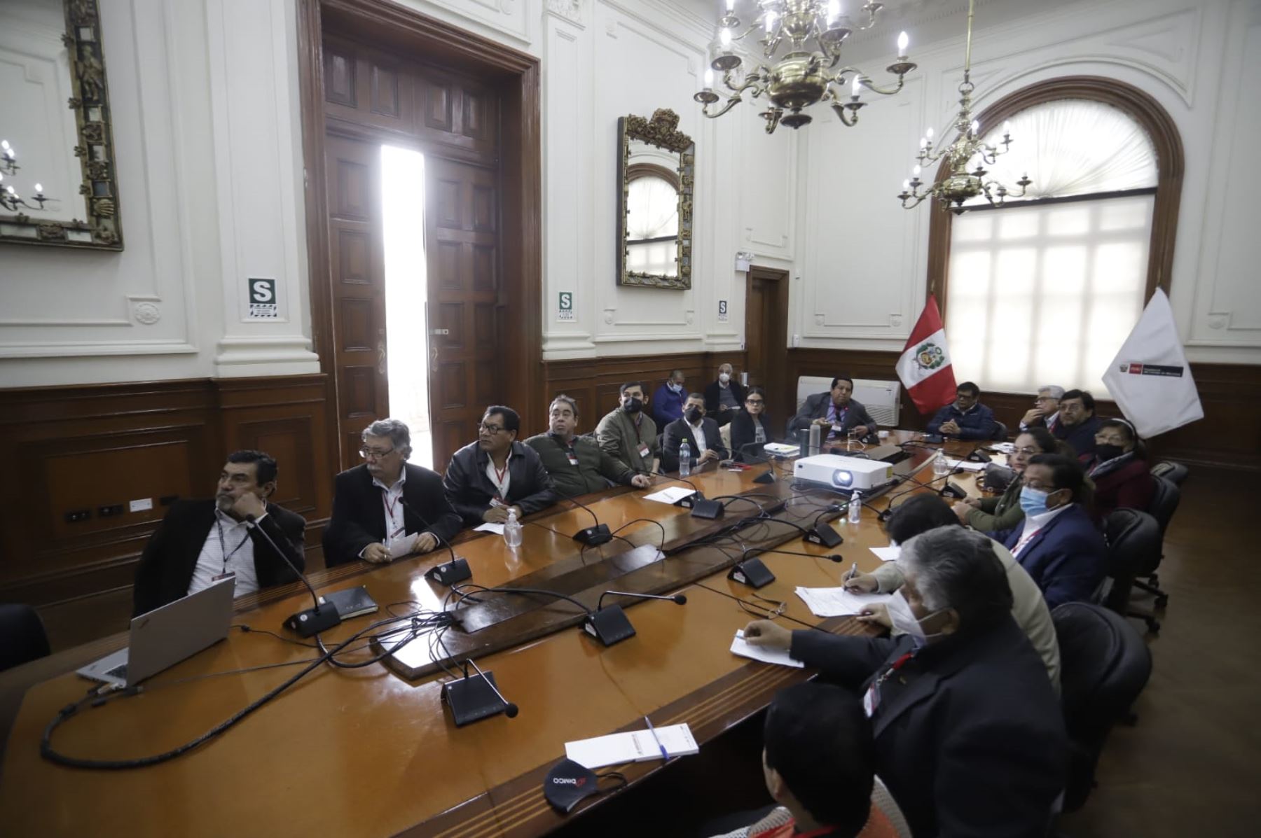 La reunión entre el gobierno y los transportistas se inició a las 10 de la mañana. Foto: Andina.
