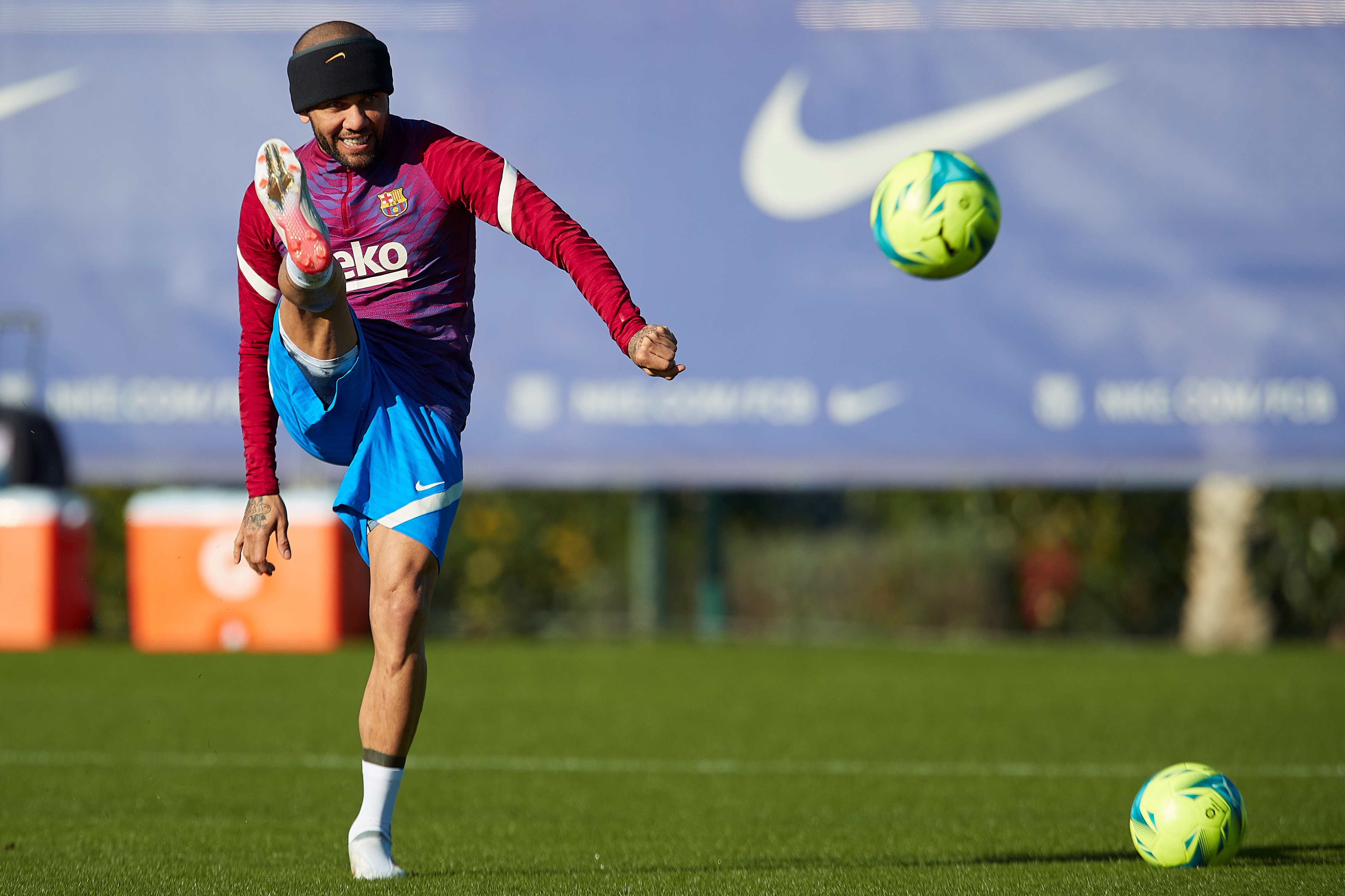 El jugador del FC Barcelona Dani Alves en una foto de archivo (EFE)