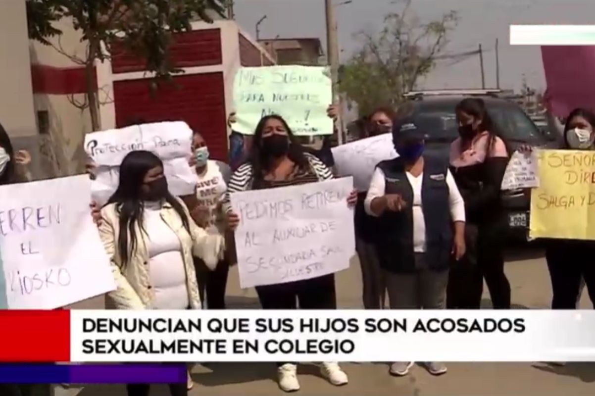 Hallaron cámaras en baños de prepa en Guerrero, mientras que en Oaxaca y Edomex denunciaron acoso sexual de maestros