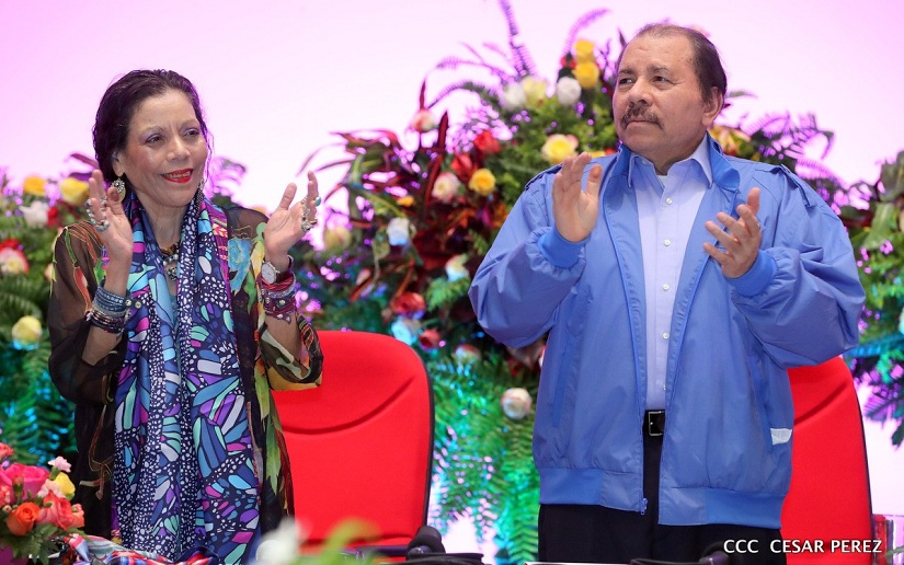 El presidente Daniel Ortega y su mujer, la vicepresidente Rosario Murillo