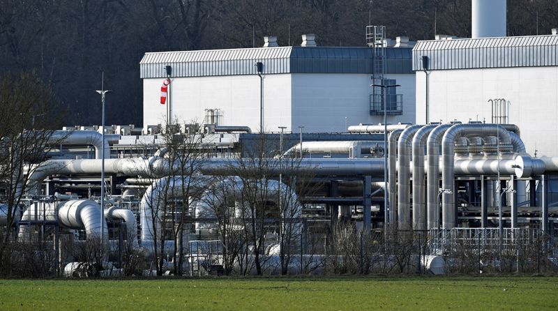 FOTO DE ARCHIVO: El depósito de gas natural de Astora, que es el mayor almacenamiento de gas natural de Europa Occidental, en Rehden, Alemania