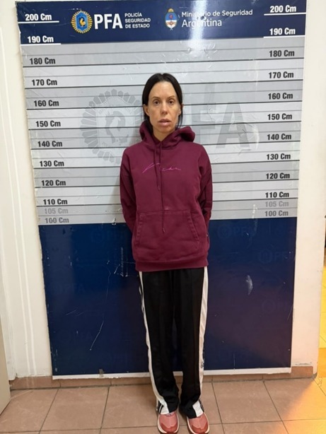 Prisi&oacute;n domiciliaria para la ex funcionaria acusada de escanear ojos y usar identidades ajenas para mover dinero il&iacute;cito