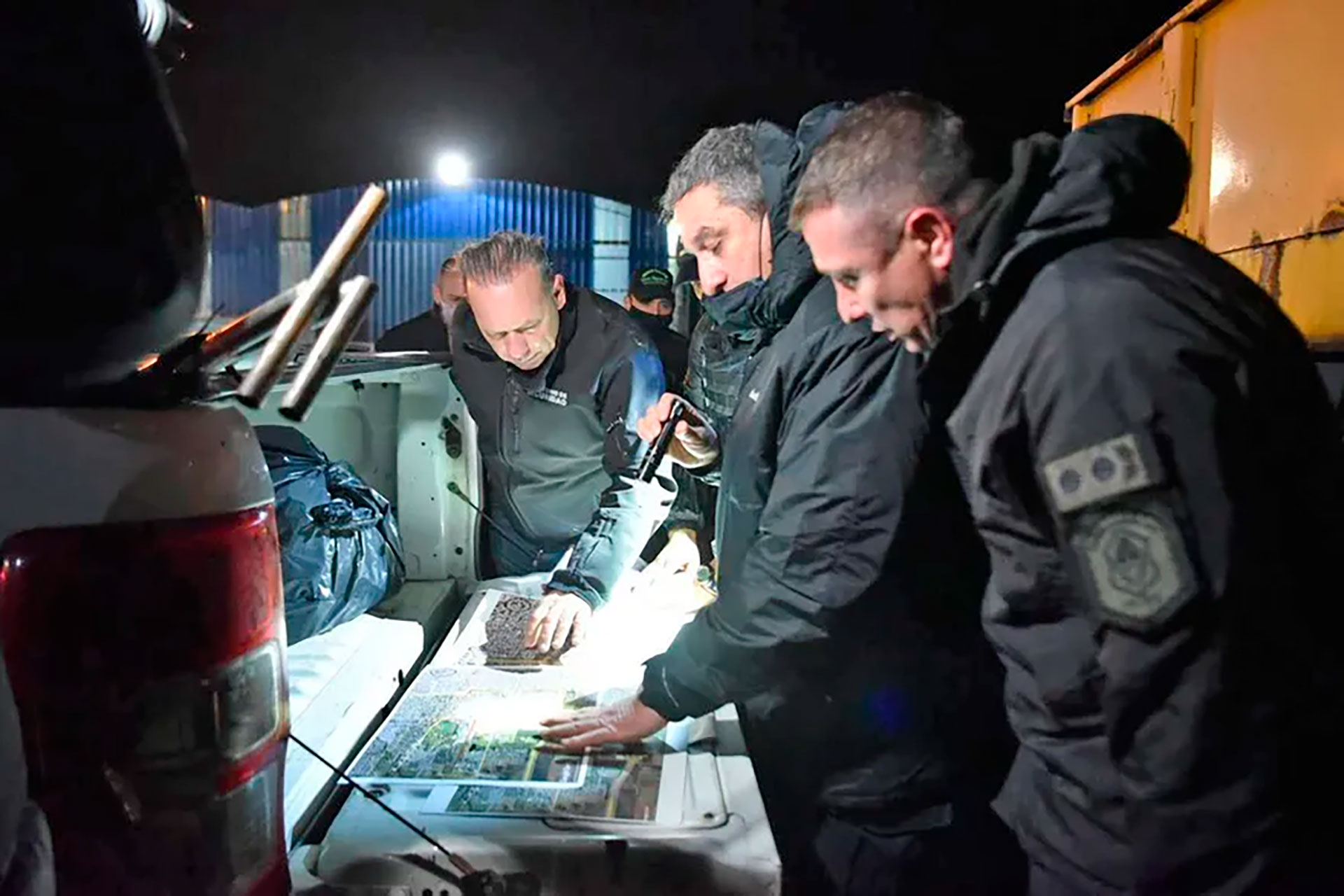 En 2021, el ministro de Seguridad Bonaerense, Sergio Berni, decomisó 12 kilos de cocaína en Rosario con el bajo relieve del un delfín, la marca del Clan Castedo (Ministerio seguridad provincia de Buenos Aires)