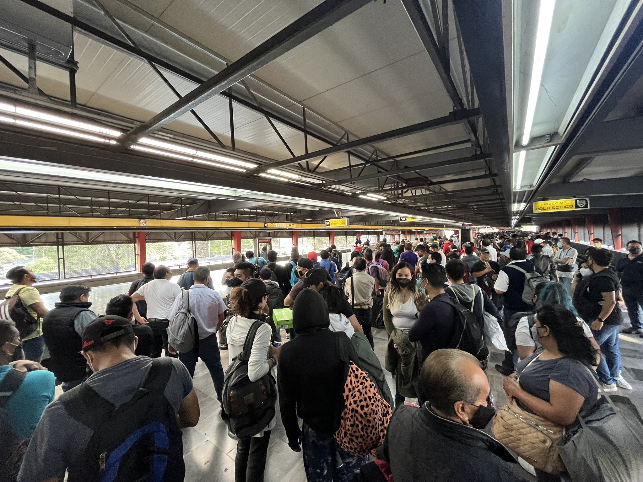 Metro CDMX: el caos que dejó la suspensión del servicio en la Línea 5 -  Infobae