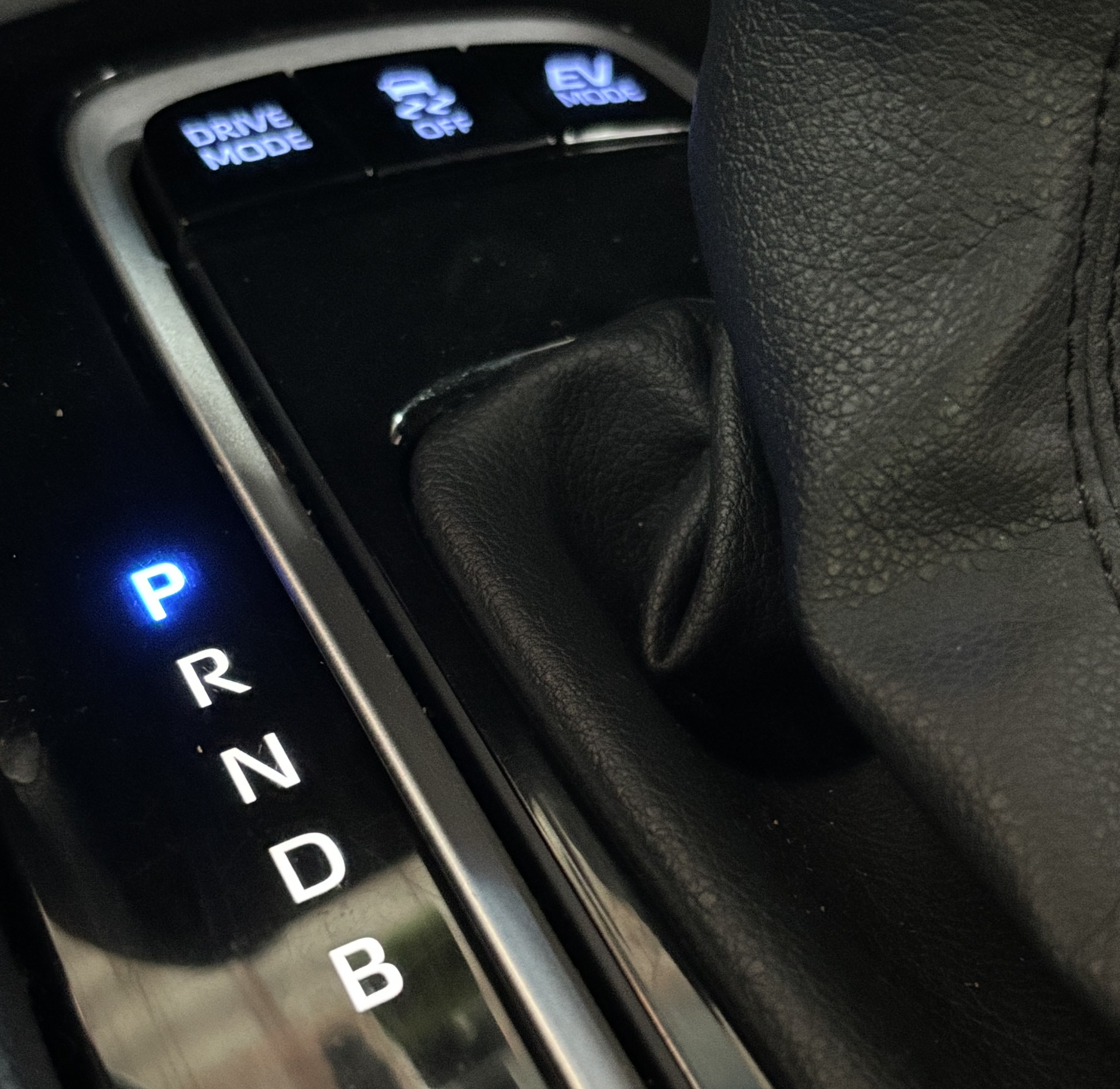 Qué significan y para qué sirven las letras y números de la caja de cambios  automática - Infobae