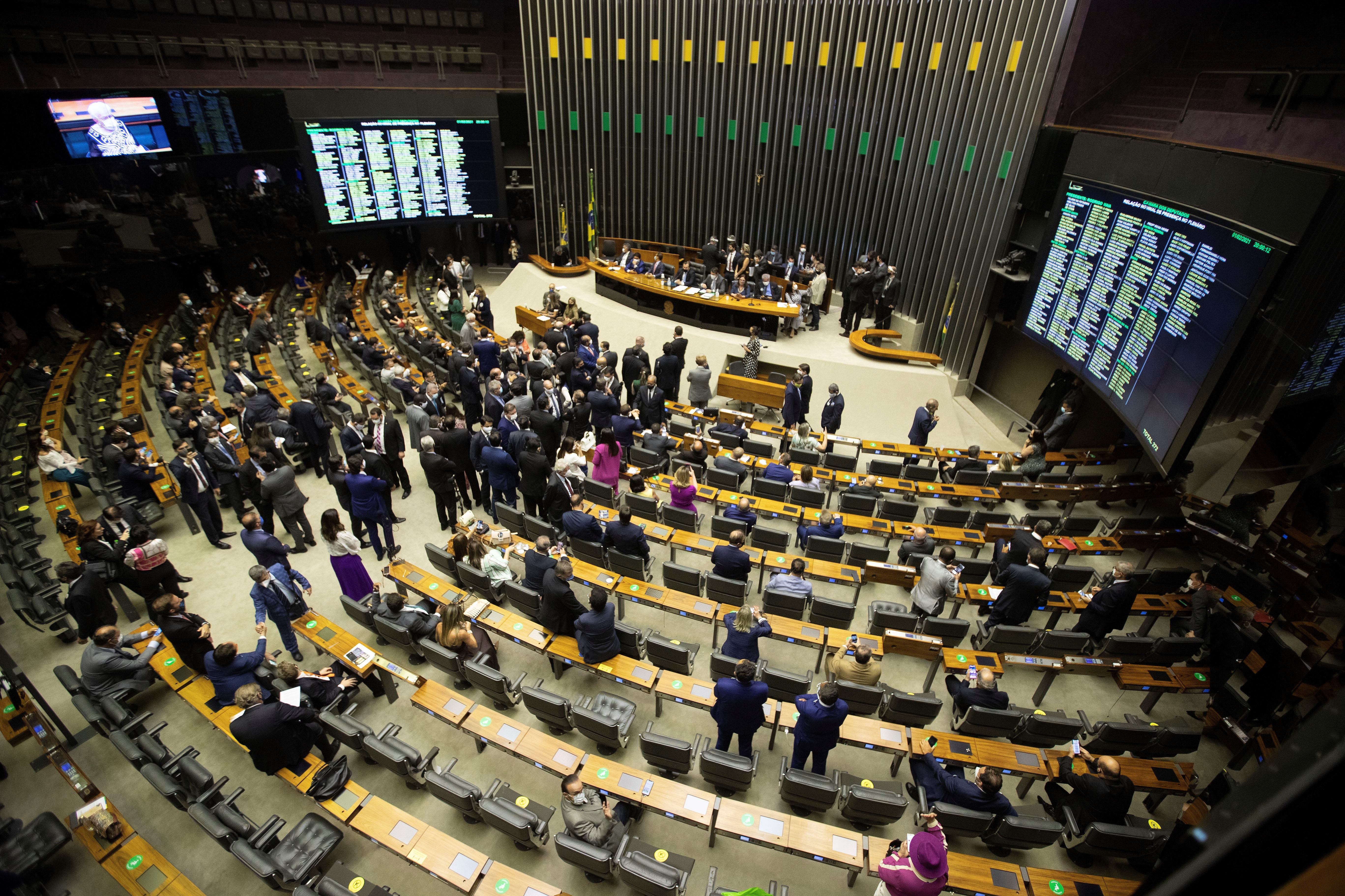 La Cámara de Diputados de Brasil aprobó la reforma fiscal en medio de un escenario económico complicado