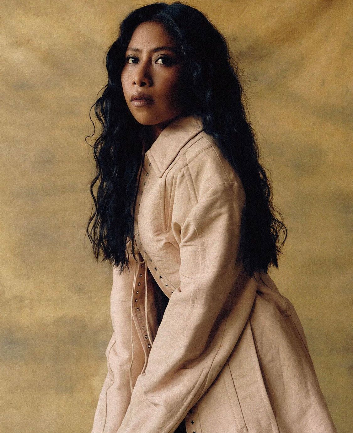 Yalitza Aparicio sorprendió al protagonizar portada de revista vestida por  marcas y joyas de alta gama - Infobae