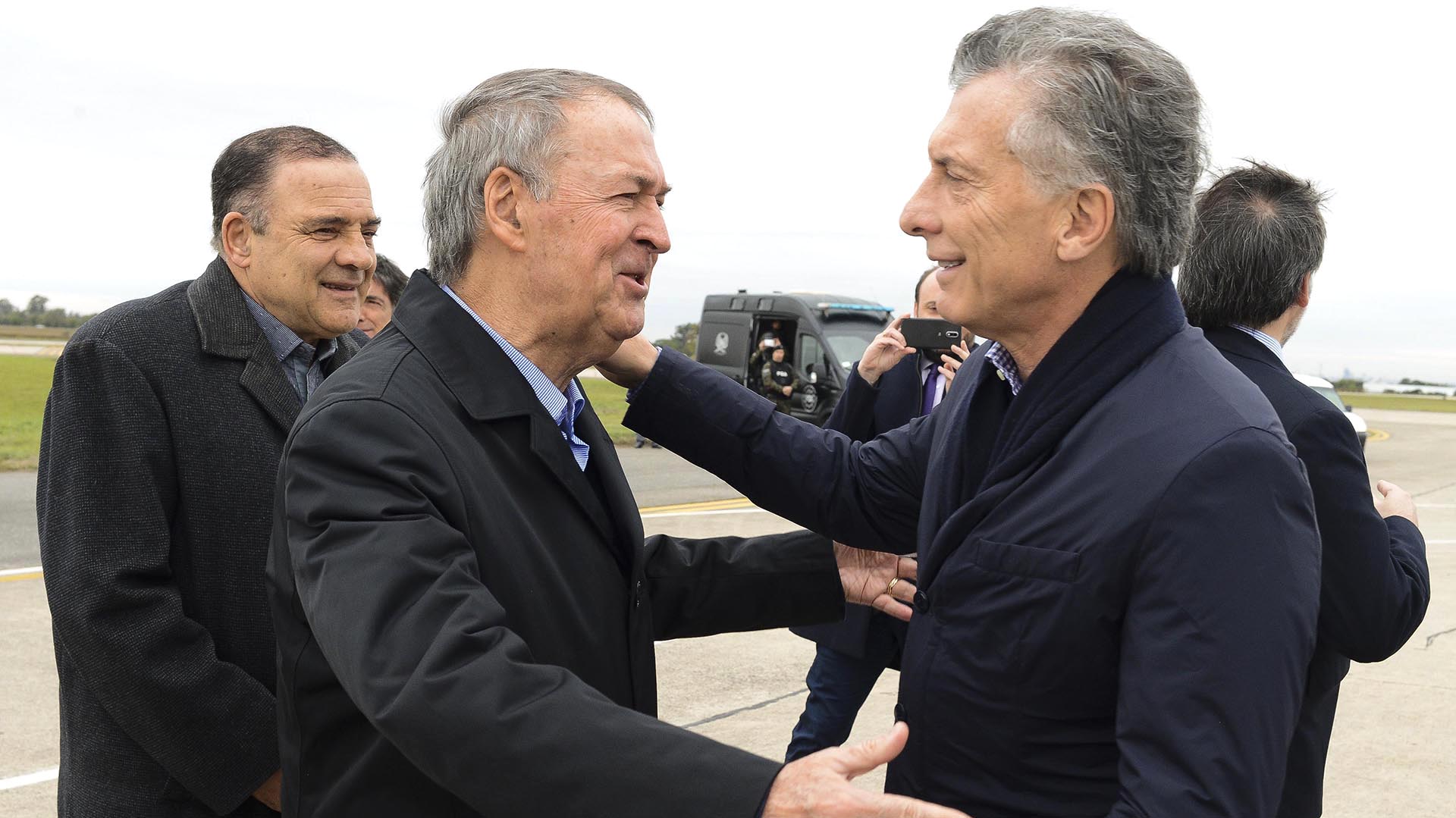 Mauricio Macri, cuando todavía era Presidente, y Juan Schiaretti