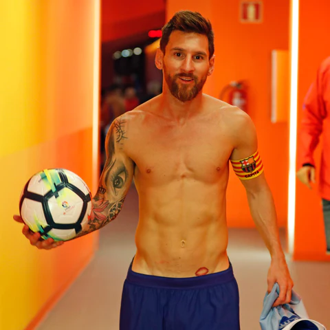 El ojo y los labios de Antonela, los otros tatuajes "secretos" de Lionel Messi