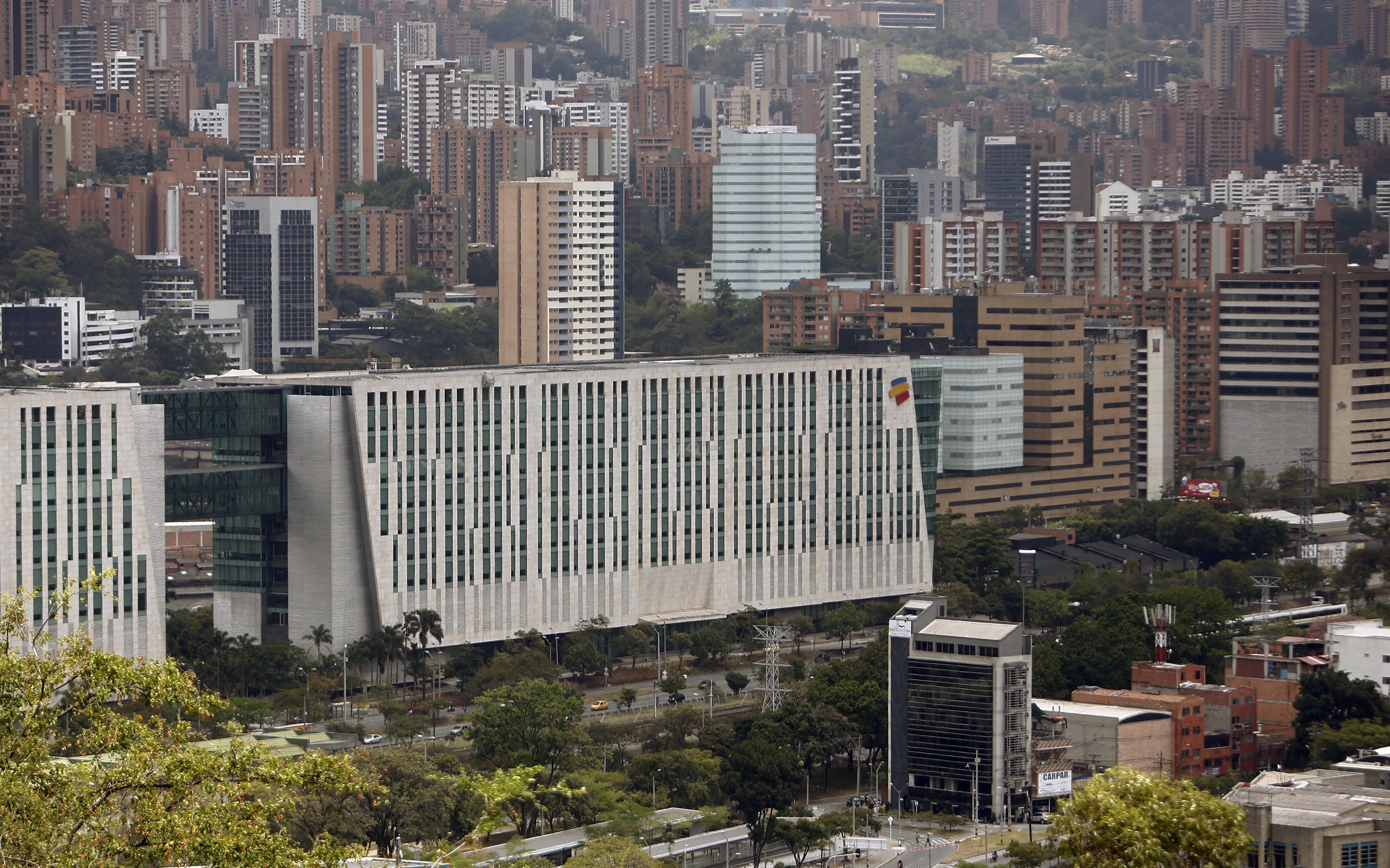 Vista general de la oficina principal de Bancolombia, empresa del GEA, en Medellín (Colombia), en una fotografía de archivo. EFE/ Luis Eduardo Noriega
