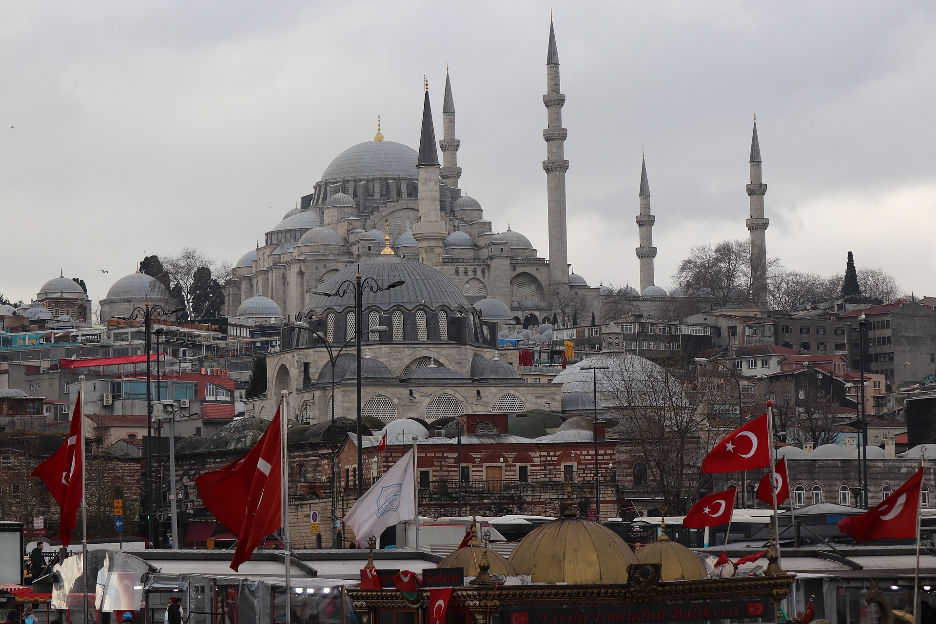 Un poderoso sismo de magnitud 7,8 sacudió Turquía