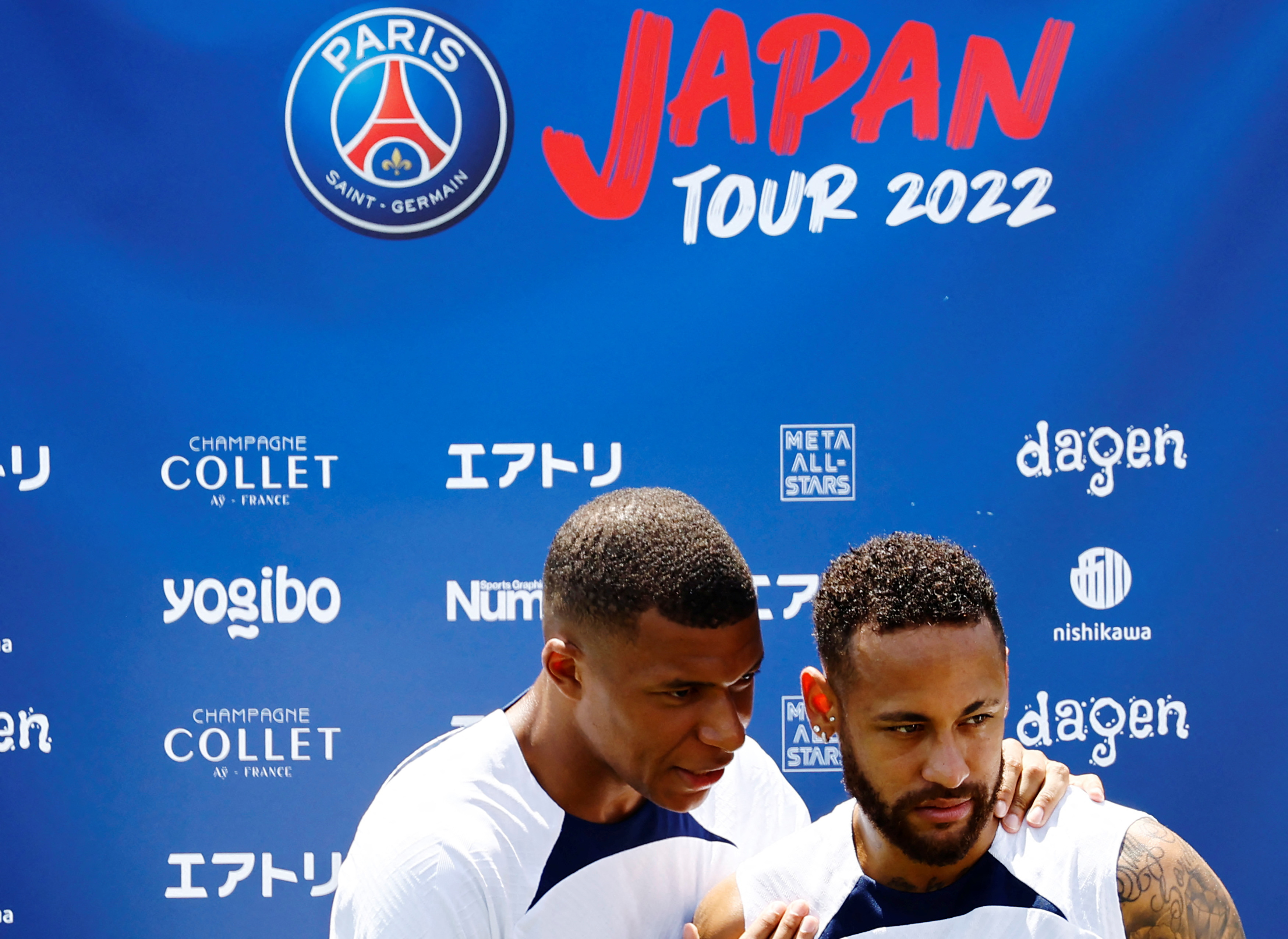 Neymar y Mbappé durante la gira de pretemporada por Japón (Foto: Reuters)