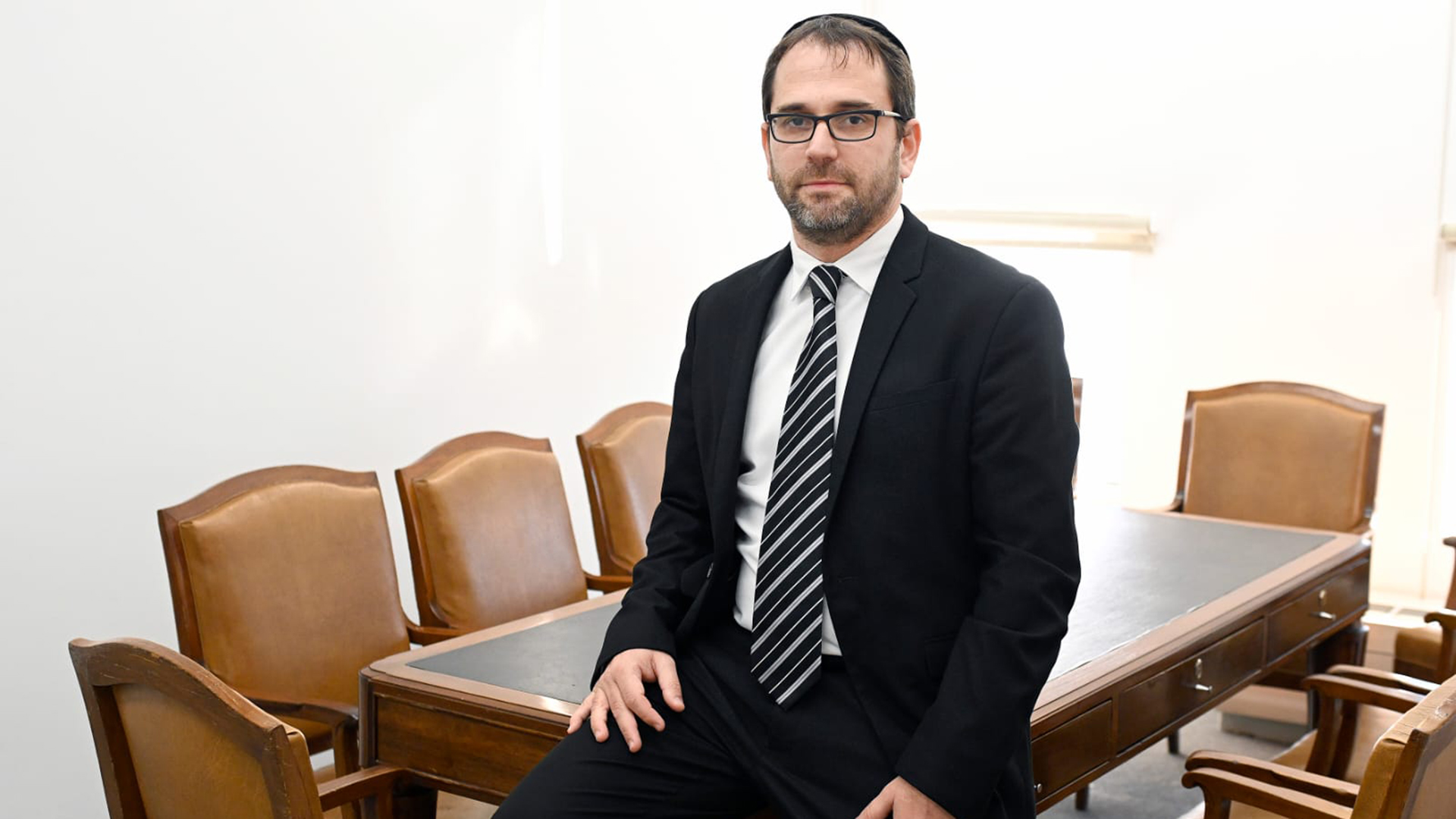 Linetzky tiene 42 años, es abogado y pertenece a la misma agrupación que hoy conduce la mutual judía
