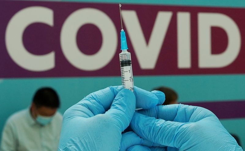 La vacunación completa se asoció con una reducción del 96,6% en la mortalidad (REUTERS/Tatyana Makeyeva)