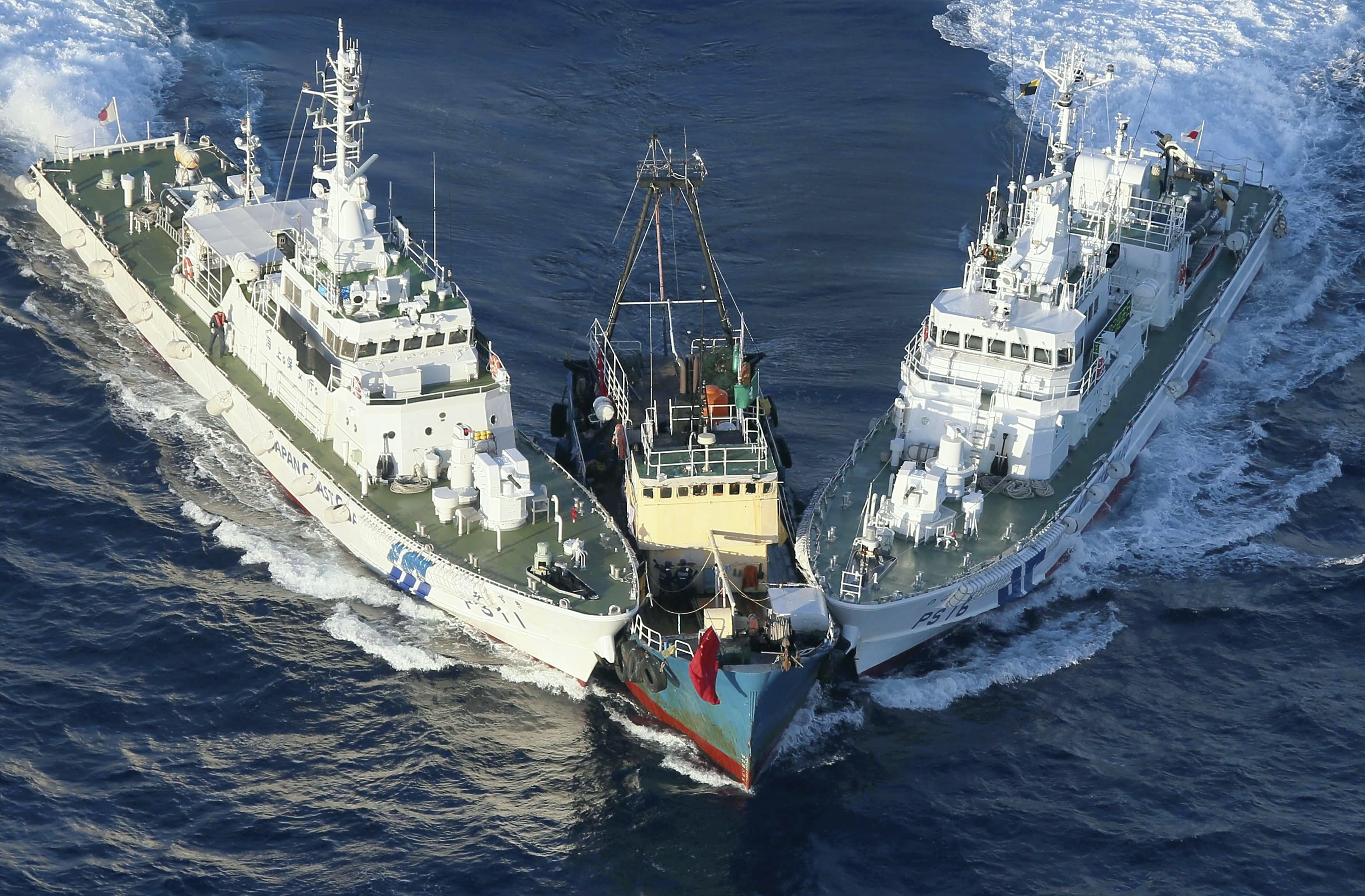 Guardia Costera de Japón intercepta buque chino