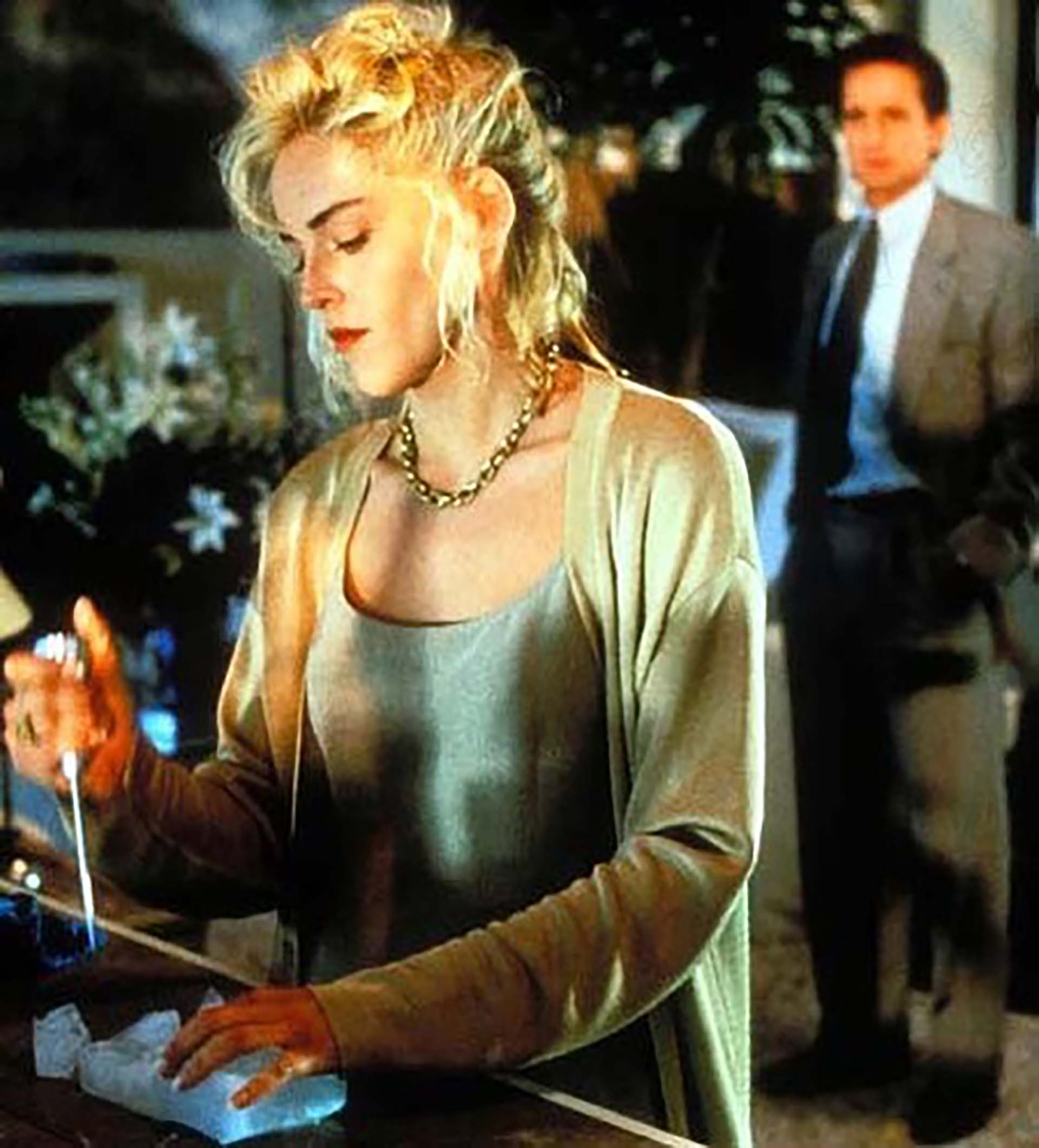Sharon Stone con el famoso picahielos con que su personaje mataba a sus víctimas