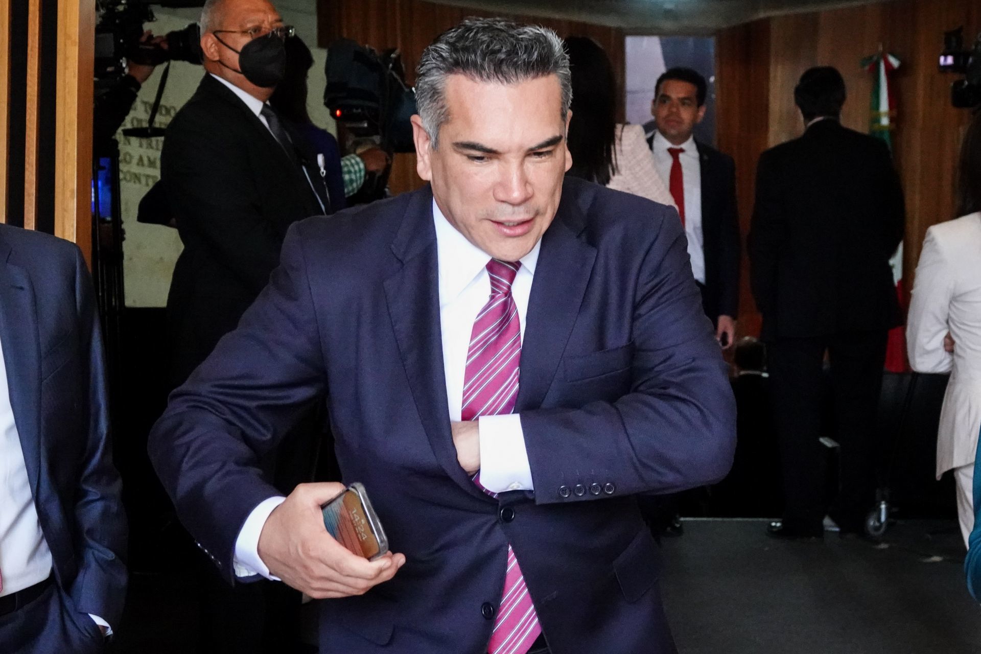 Alejandro Moreno Cárdenas informó que acudirá ante la FGR para denunciar a Sansores y quienes resulten responsables

FOTO: GALO CAÑAS/CUARTOSCURO.COM