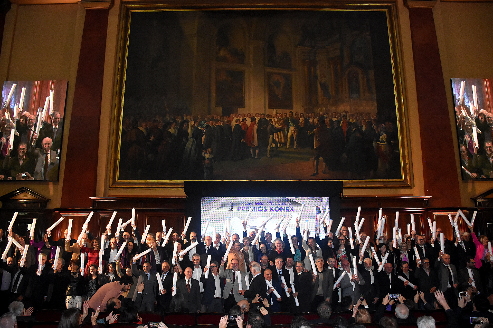 Berkova va Buzovani sikishadi Berkova va Buzovani sikishadi