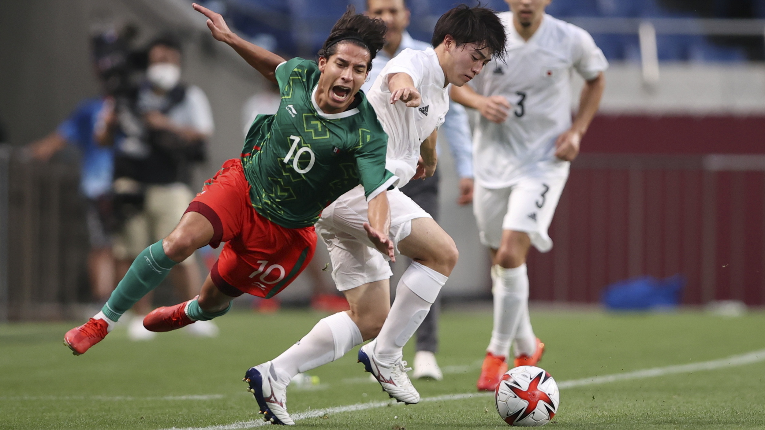 Cómo Fue El Regreso De Diego Lainez En Uefa Europa League Tras Cinco Meses De Inactividad Con