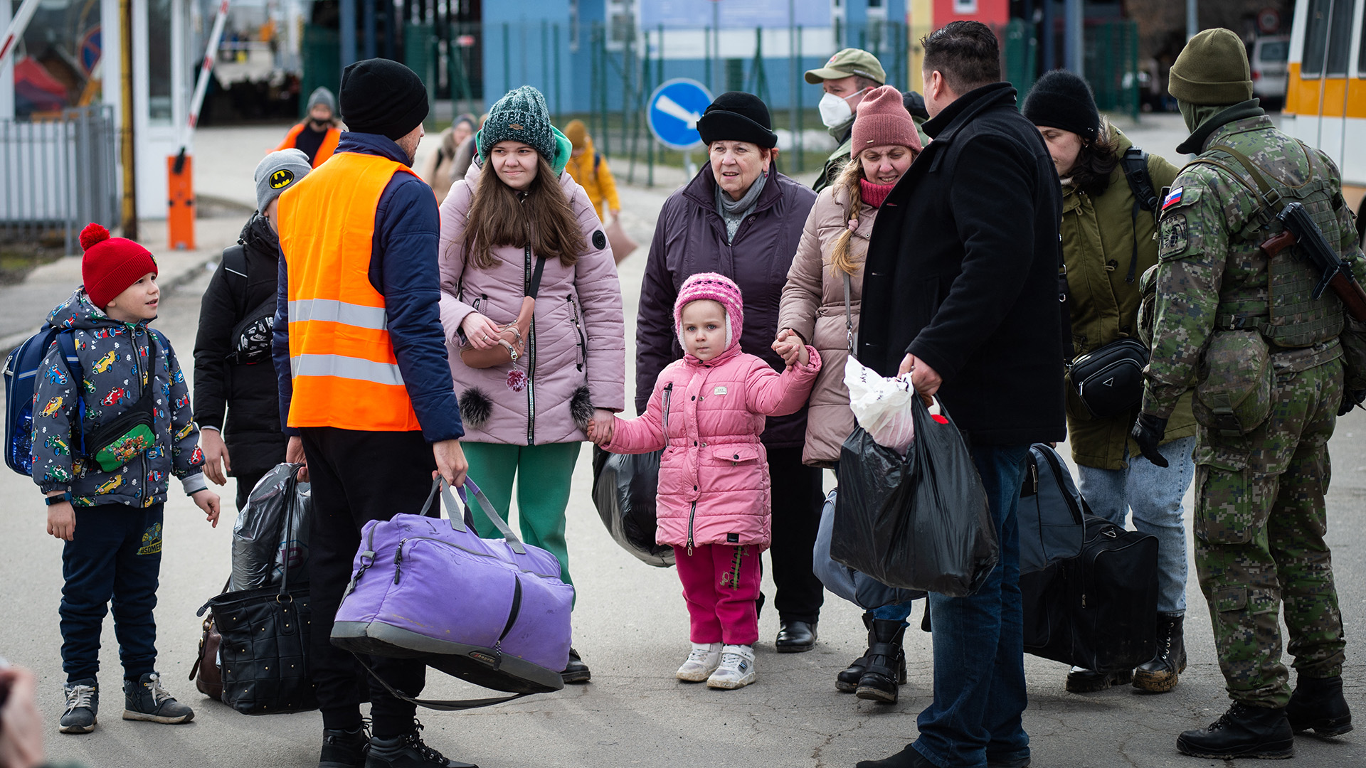ACNUR registró un millón de refugiados hacia los países vecinos de Ucrania desde el inicio de la invasión rusa