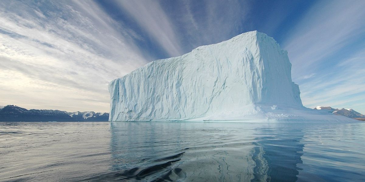 Un motociclista con antecedentes penales murió tras chocar contra un patrullero que cortaba una calle en Mar del Plata