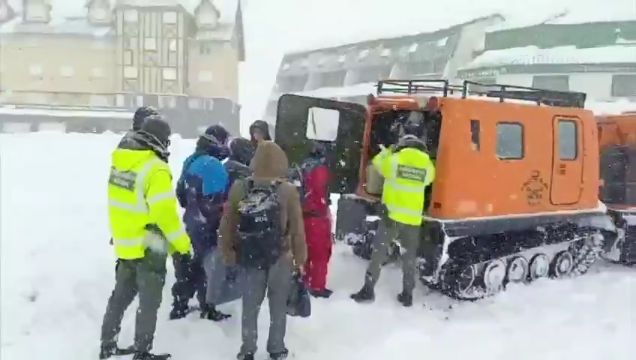 Mendoza: evacuaron a m&aacute;s de 30 personas en la zona de la cordillera por un fuerte temporal de nieve