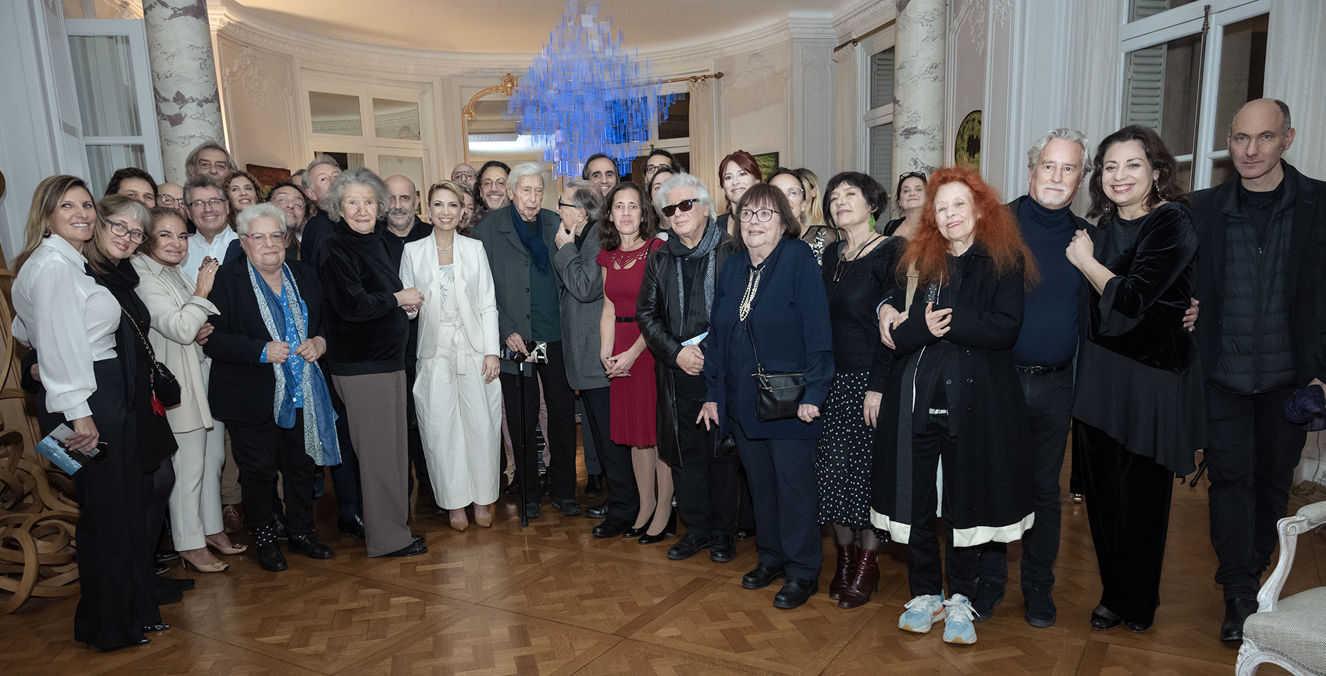 20 Fotos Fabiola Yañez Se Reunió Con Artistas Plásticos En París Infobae