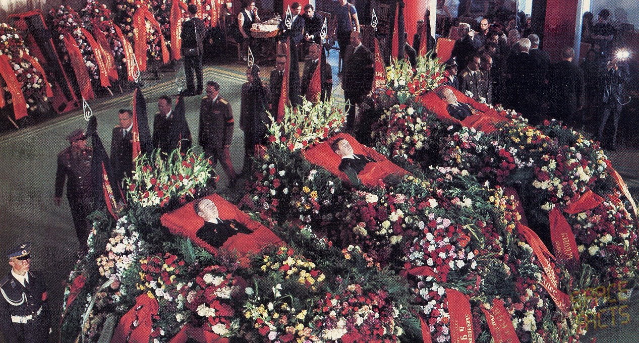 El funeral de Estado para los tres tripulantes que fueron declarados héroes nacionales