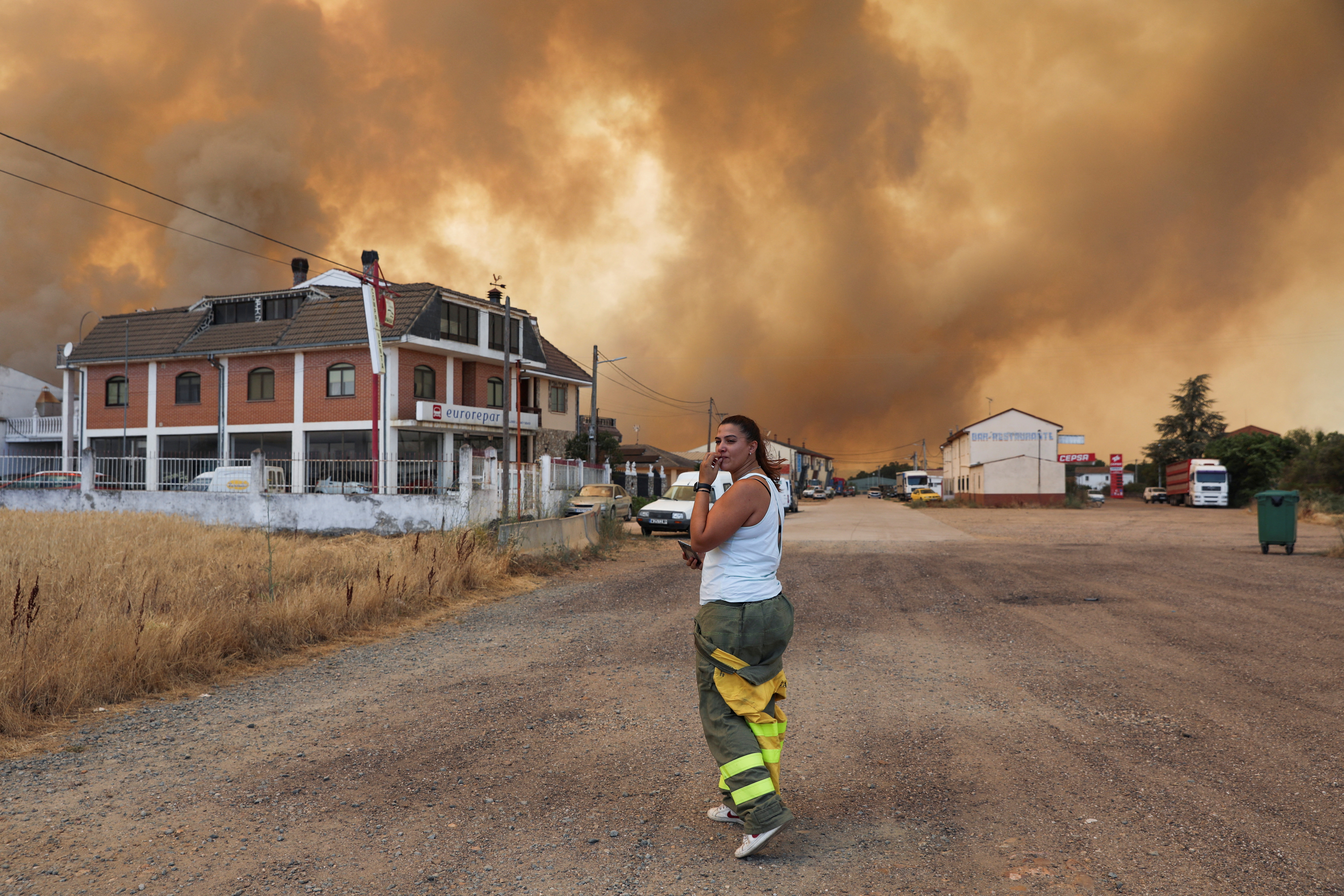 En España, según el presidente del gobierno Pedro Sánchez, el fuego devastó 70.000 hectáreas desde inicios de año (REUTERS/Isabel Infantes)