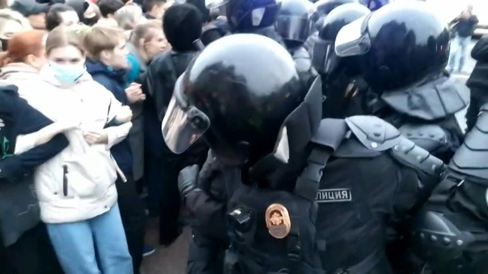 Le proteste sono state registrate in quasi 30 città russe dopo l'annuncio di Putin