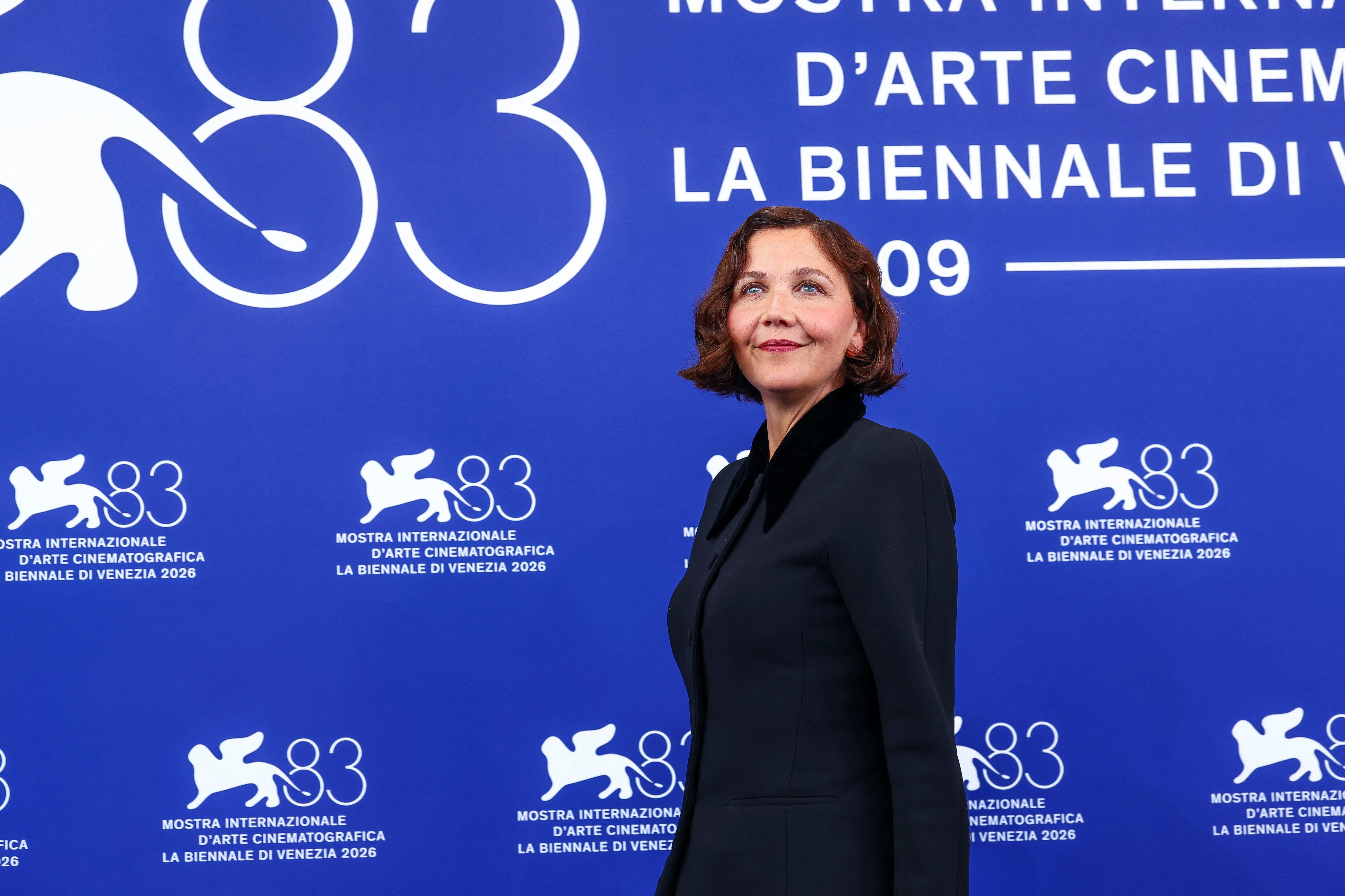 Maggie Gyllenhaal cuestiona en Venecia por qué solo dos mujeres dirigen películas que compiten por el León de Oro