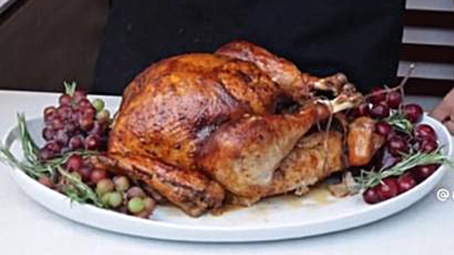 En algunos países existe la tradición de comer pavo al horno en la cena de Nochebuena (Acomer)