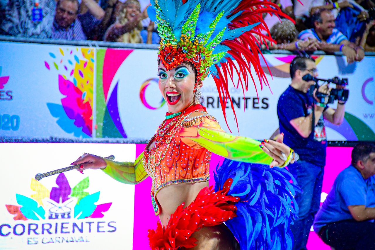 La Ciudad de Corrientes es la Capital Nacional del Carnaval. Sus 5 comparsas trabajan todo el año para un espectáculo impresionante (Ciudad de Corrientes)