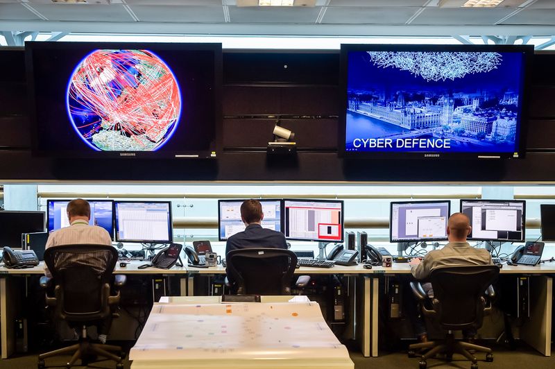 Imagen de la Sala de Operaciones de la sede del espionaje británico del GCHQ en Cheltenham, Reino Unido. 17 noviembre 2015. REUTERS/Ben Birchall/Pool/Archivo