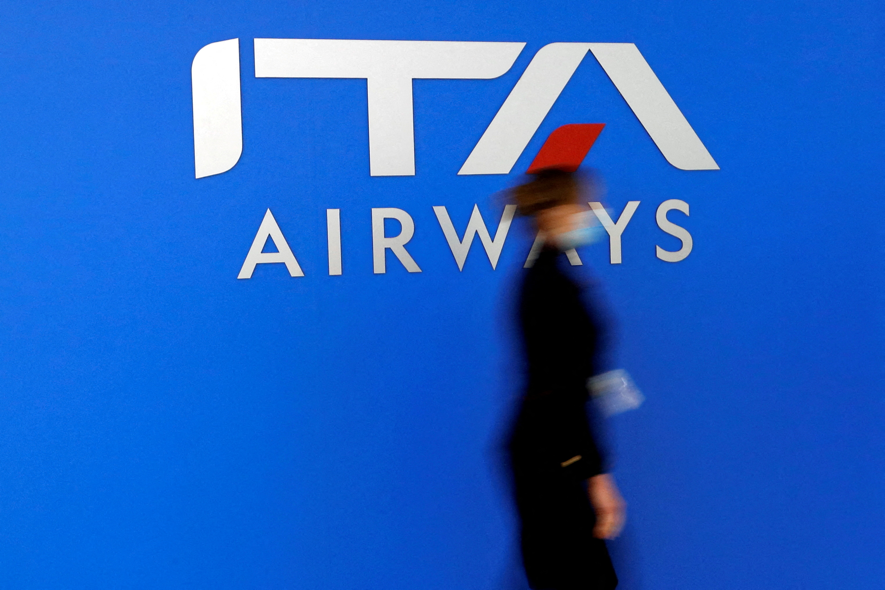 ITA Airways, la nueva empresa de bandera italiana, restaurará la ruta Buenos Aires-Roma desde junio, al igual que Aerolíneas Argentinas (REUTERS/Remo Casilli/File Photo)