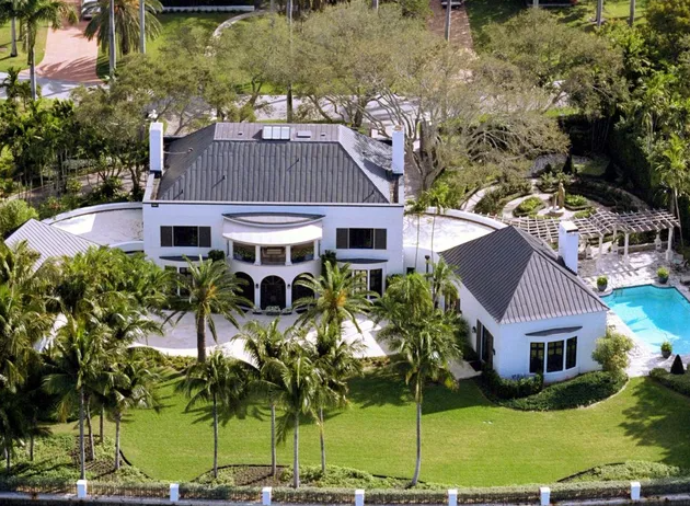 Cuál es la fortuna de Julio Iglesias, el español que se robó el corazón de  América - Infobae