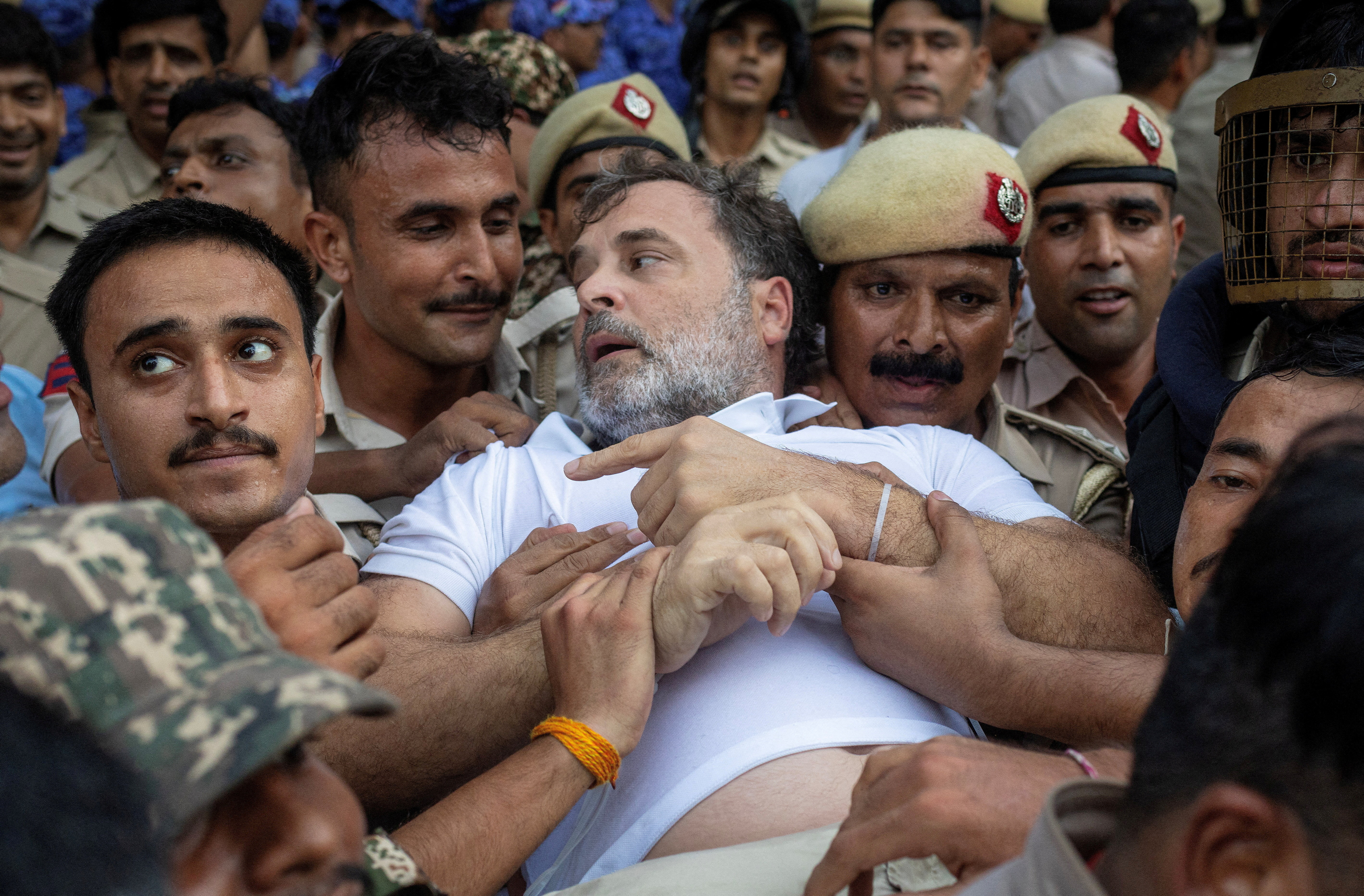 La polic&iacute;a india arrest&oacute; a Rahul Gandhi tras pedir la renuncia de Modi en las protestas del movimiento Cucaracha