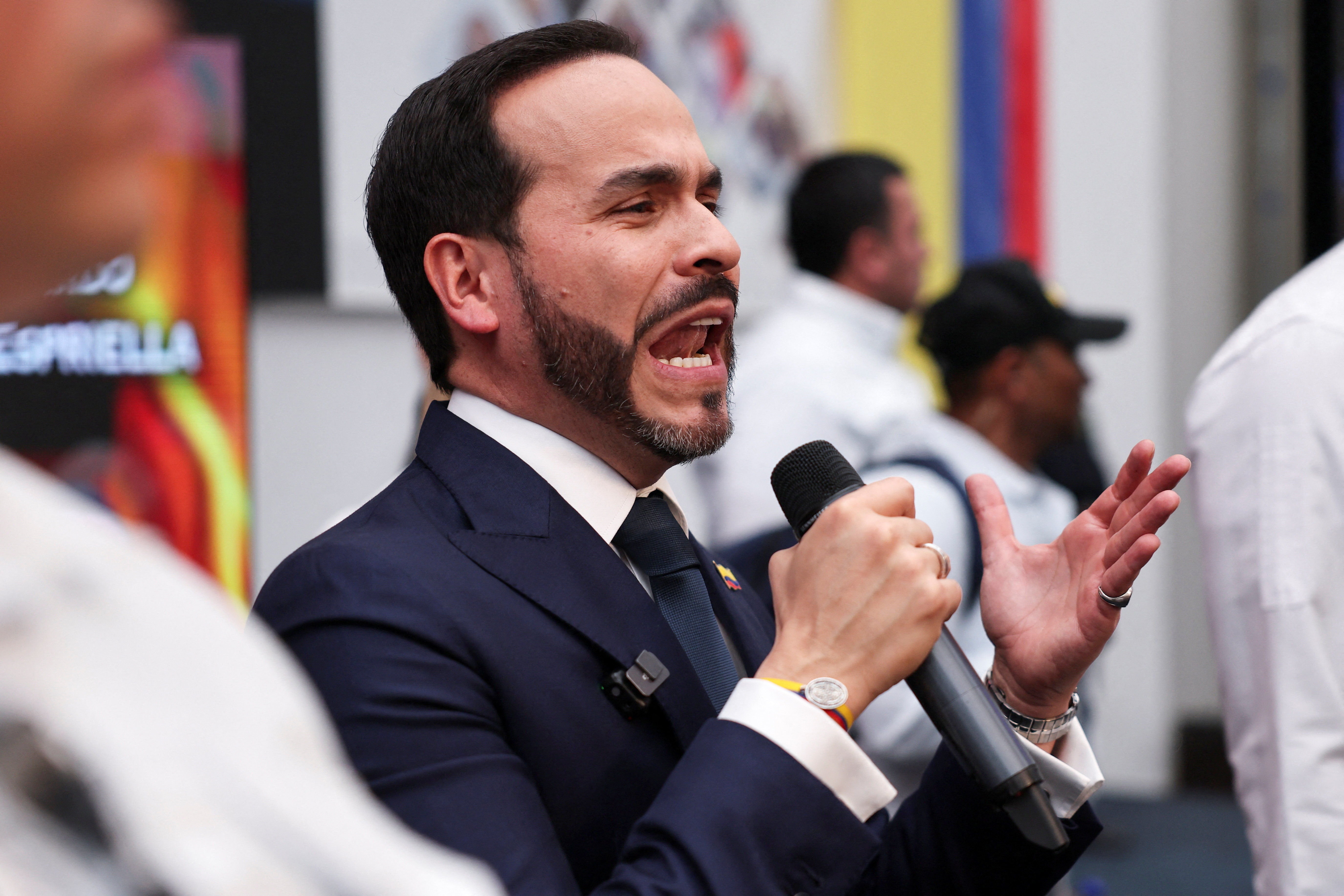 Abelardo de la Espriella arremetió contra Gustavo Petro y afirmó que será  extraditado: “Nada evitará que te vistas de naranja” - Infobae