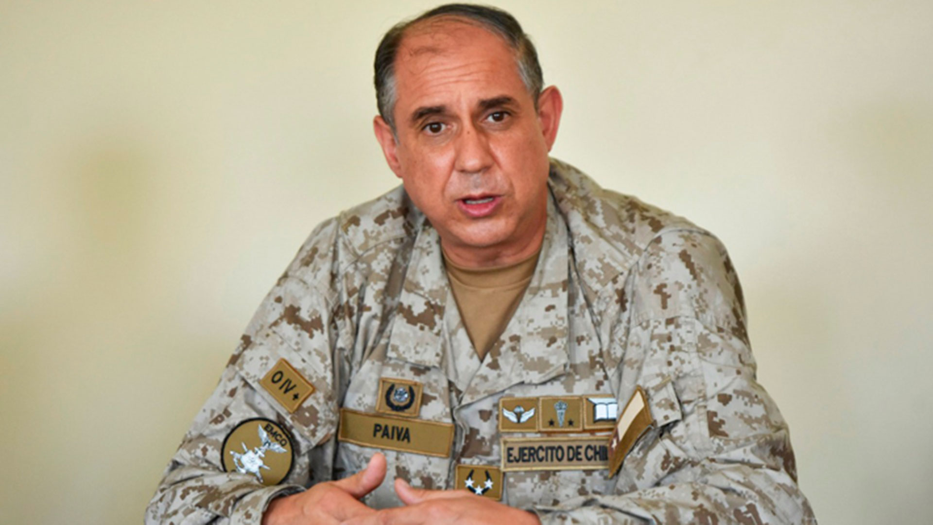 Guillermo Paiva, kepala Kepala Staf Gabungan (EMCO) Angkatan Bersenjata Chili (FF.AA), mengajukan pengunduran dirinya setelah kebocoran dokumen