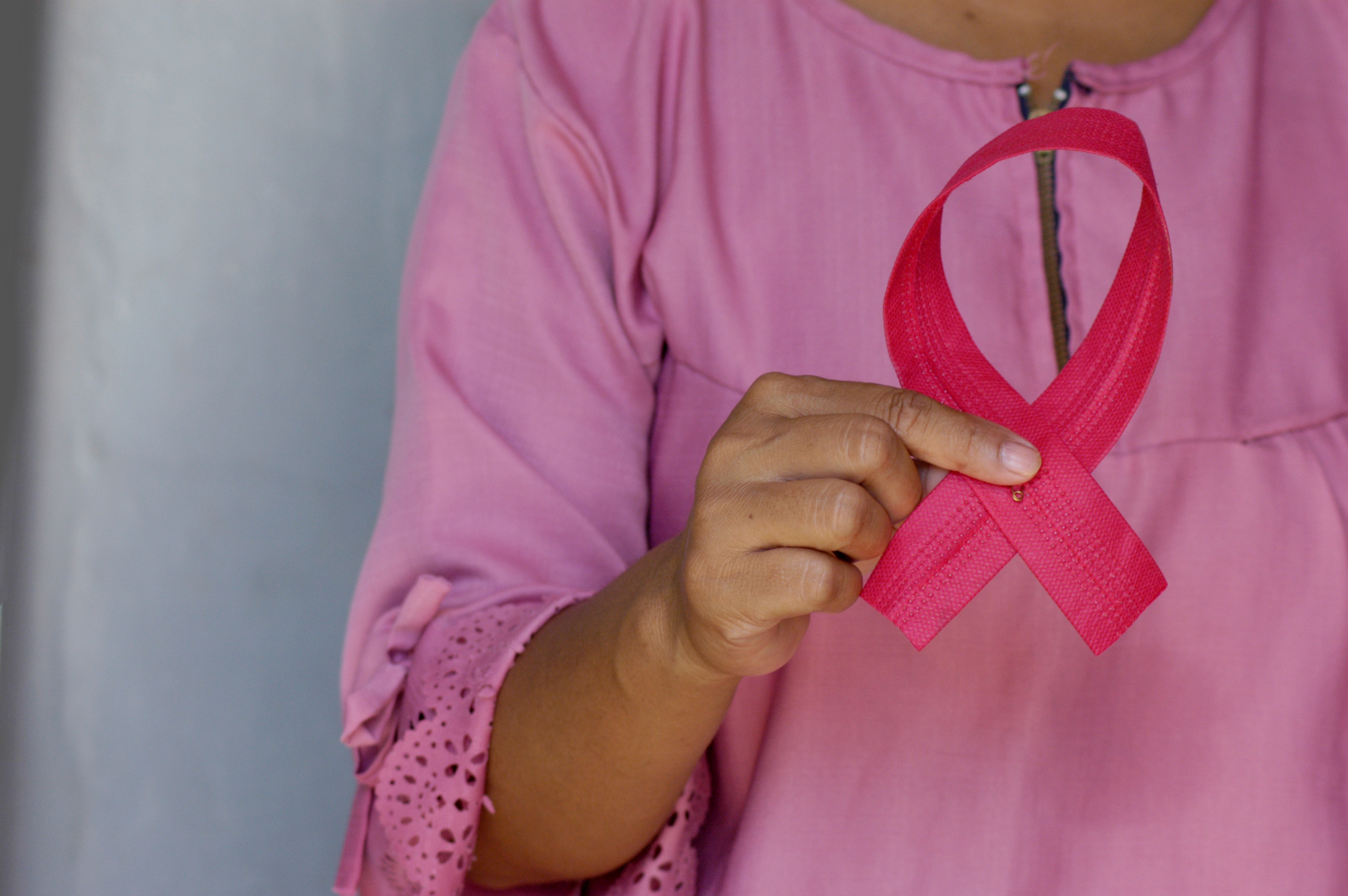 Cinco aplicaciones para prevenir y sobrellevar el cáncer de seno