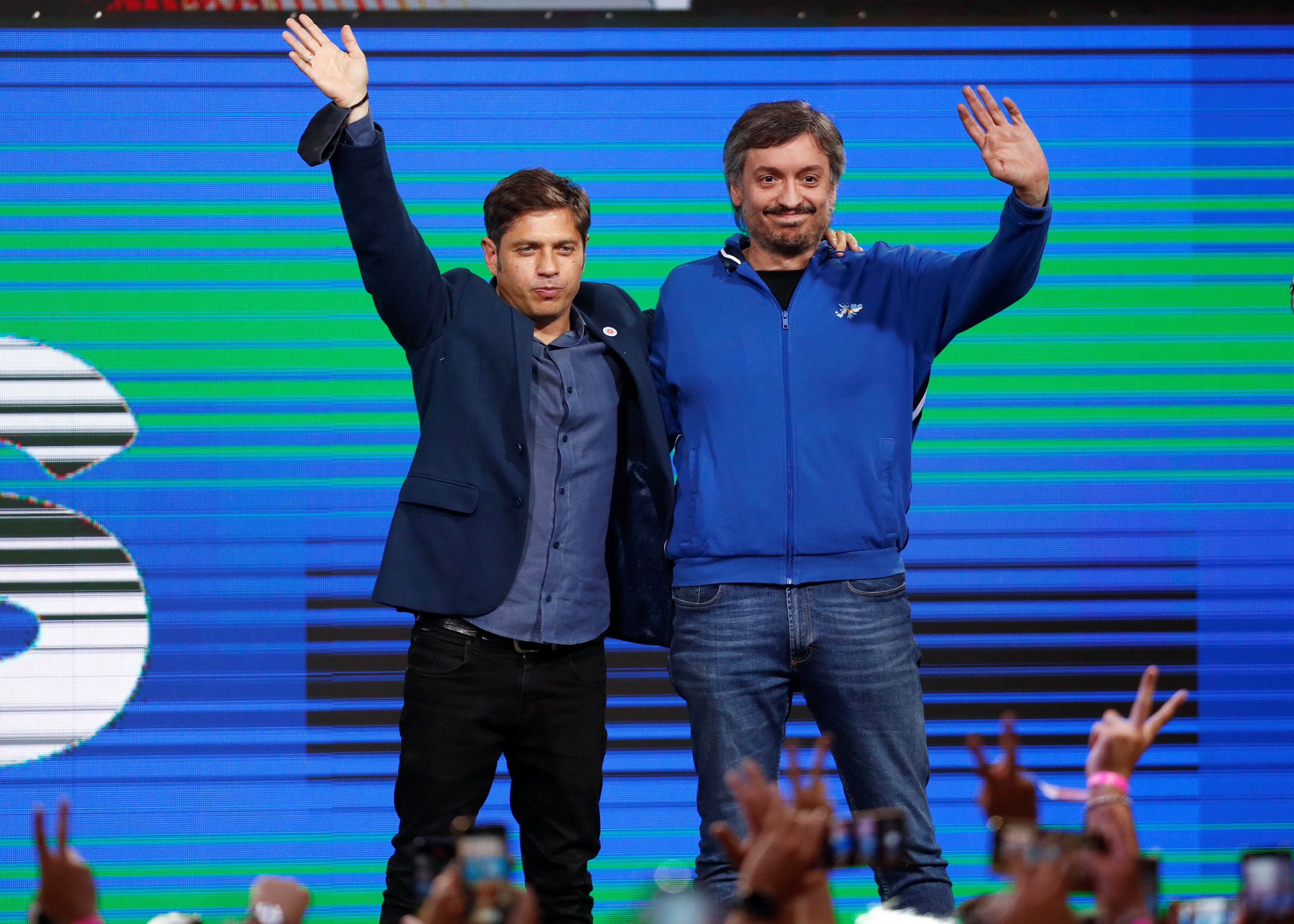 Kicillof junto a Máximo Kirchner en el búnker del FdT (REUTERS/Agustin Marcarian)